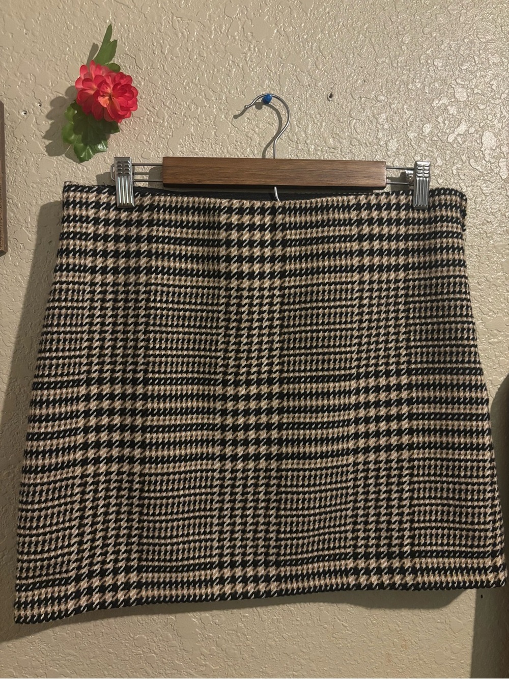 H&M Houndstooth Mini Skirt in Black and Cream